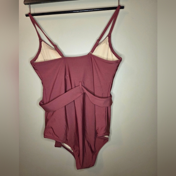 Shade And Shore Swimsuit Size Large 12-14 Belted Burgundy One Piece NWT - Picture 4 of 11